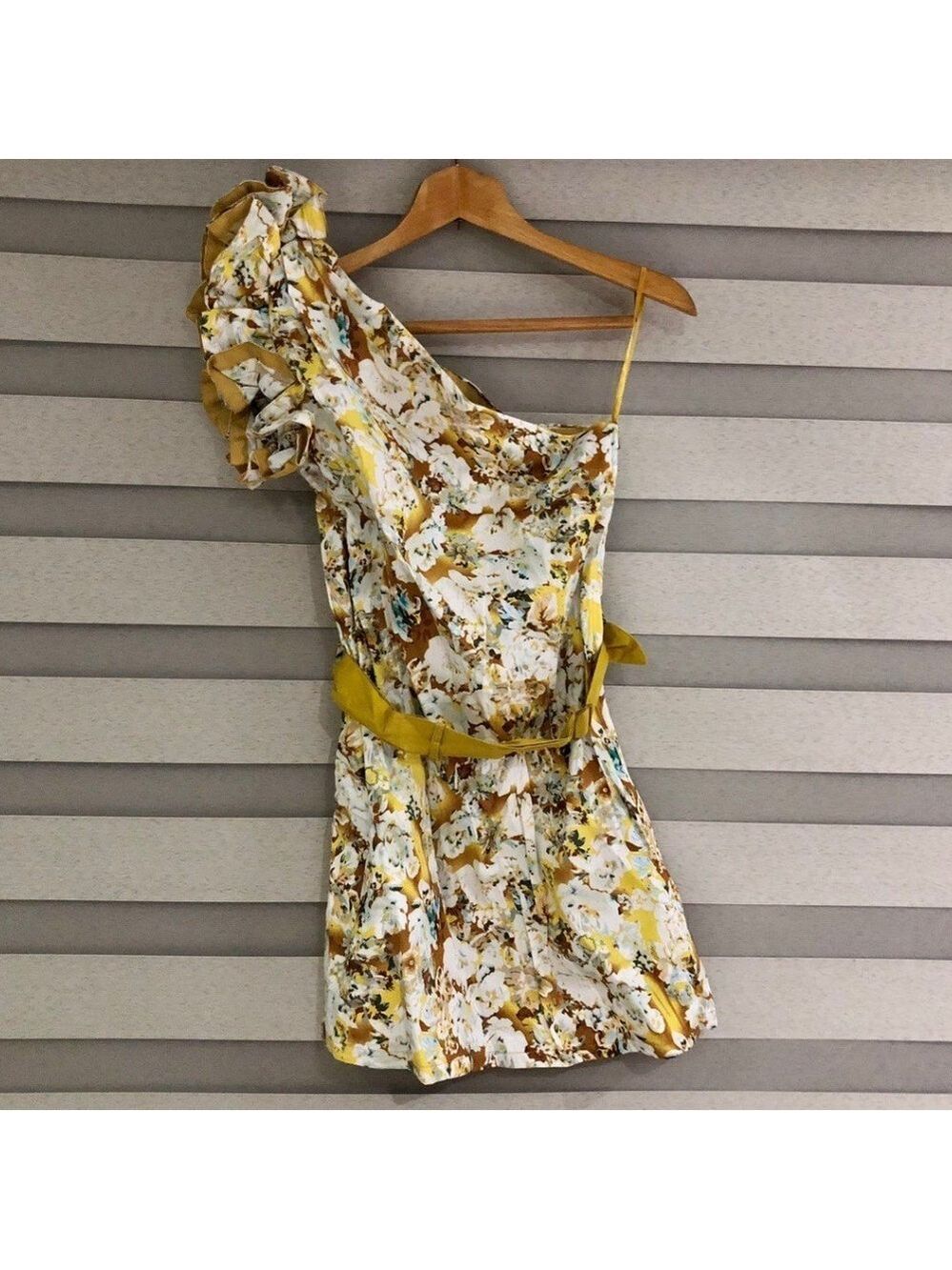 H&M Floral One-Shoulder Dress with Yellow Accents size US 8 NWT